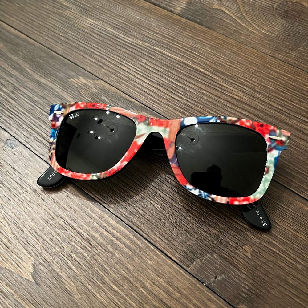 Ray-Ban Wayfarer Special Series